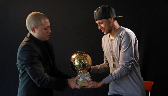 尴尬！外媒对比数据：弗兰克热刺前16轮各项数据均不如澳波（外媒数据对照：弗兰克执教热刺前16轮全面落后澳波）