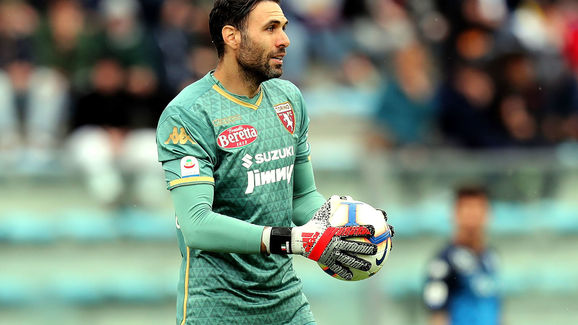 杨瀚森上5分钟送2分1板1助1帽 后三节枯坐板凳