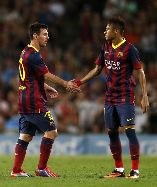 意媒：弗拉霍维奇在国家队中出现肌肉不适，但伤情不重