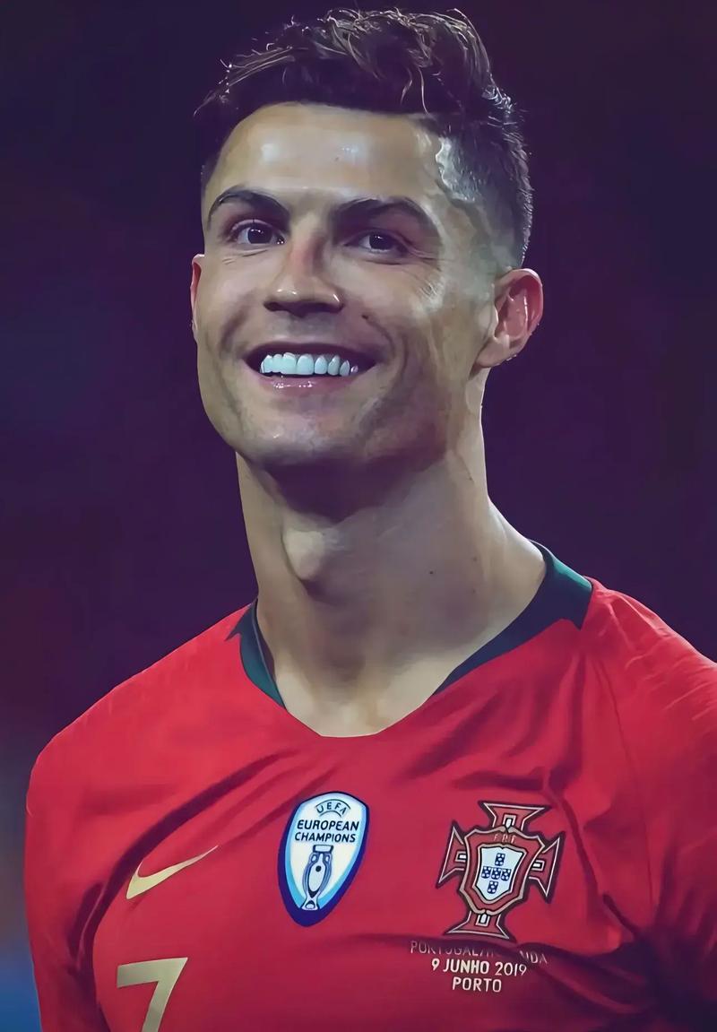 布克称雷霆防守靠拉扯！戴格诺特：我们只专注于球场实际表现（布克批雷霆防守靠拉扯，戴格诺特回应：我们只关注场上实际表现）